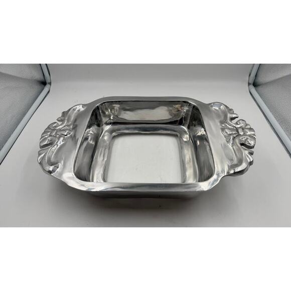 Mexican Other - VTG Mexican Fleur de Lis Pyrex Holder fits a 8 x 8 Pyrex brand casserole dish.